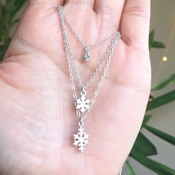 Snow Crystal Necklace - Picture 5 of 5